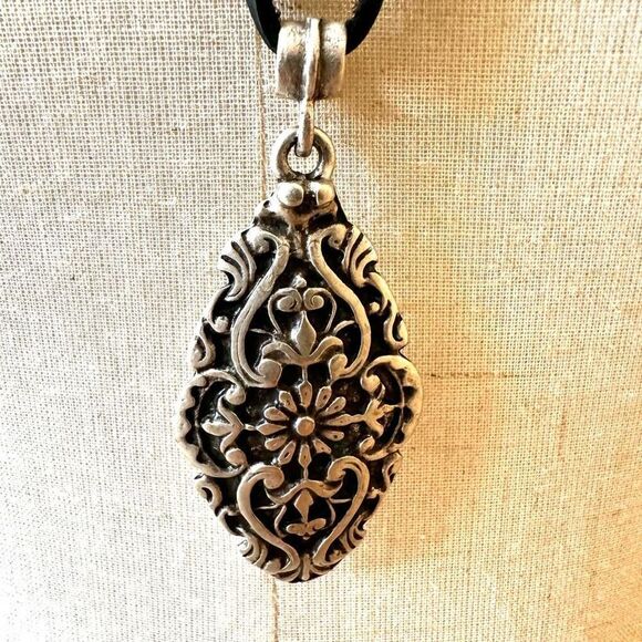 Silver tone pendant necklace on black cord - Picture 4 of 6